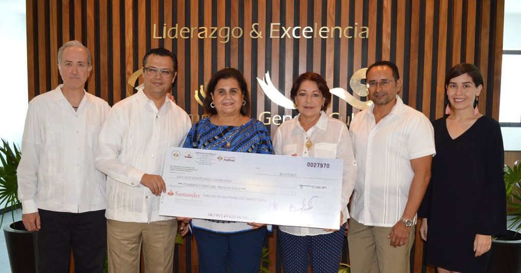 Donativo al CAIMEDE. Compromiso Social de la ANáhuac Mayab. Escuela de Diseño Donativo al CAIMEDE. Compromiso Social de la ANáhuac Mayab. Escuela de Diseño