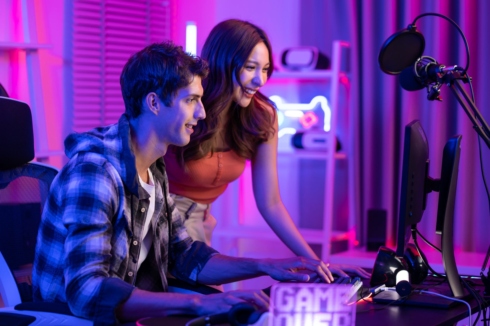 caucasian-esport-couple-gamer-playing-online-video-2023-11-27-05-34-10-utc caucasian-esport-couple-gamer-playing-online-video-2023-11-27-05-34-10-utc