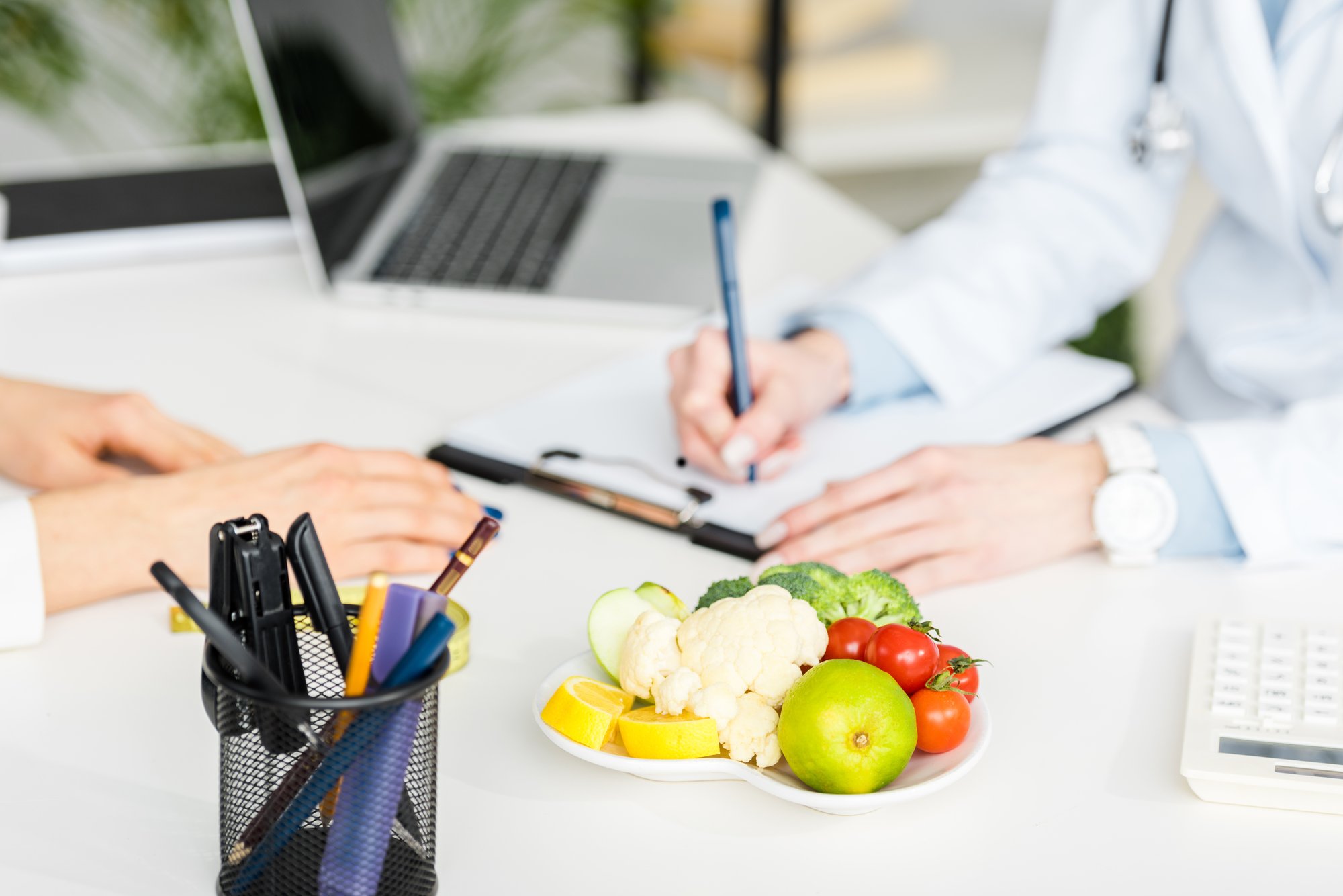 cropped-view-of-nutritionist-writing-diagnosis-nea-2024-11-18-03-11-34-utc cropped-view-of-nutritionist-writing-diagnosis-nea-2024-11-18-03-11-34-utc