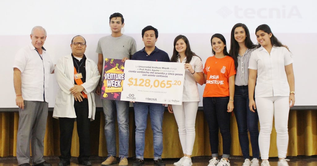 Venture Week otorga donativo a Pedro Aquino de Medicina