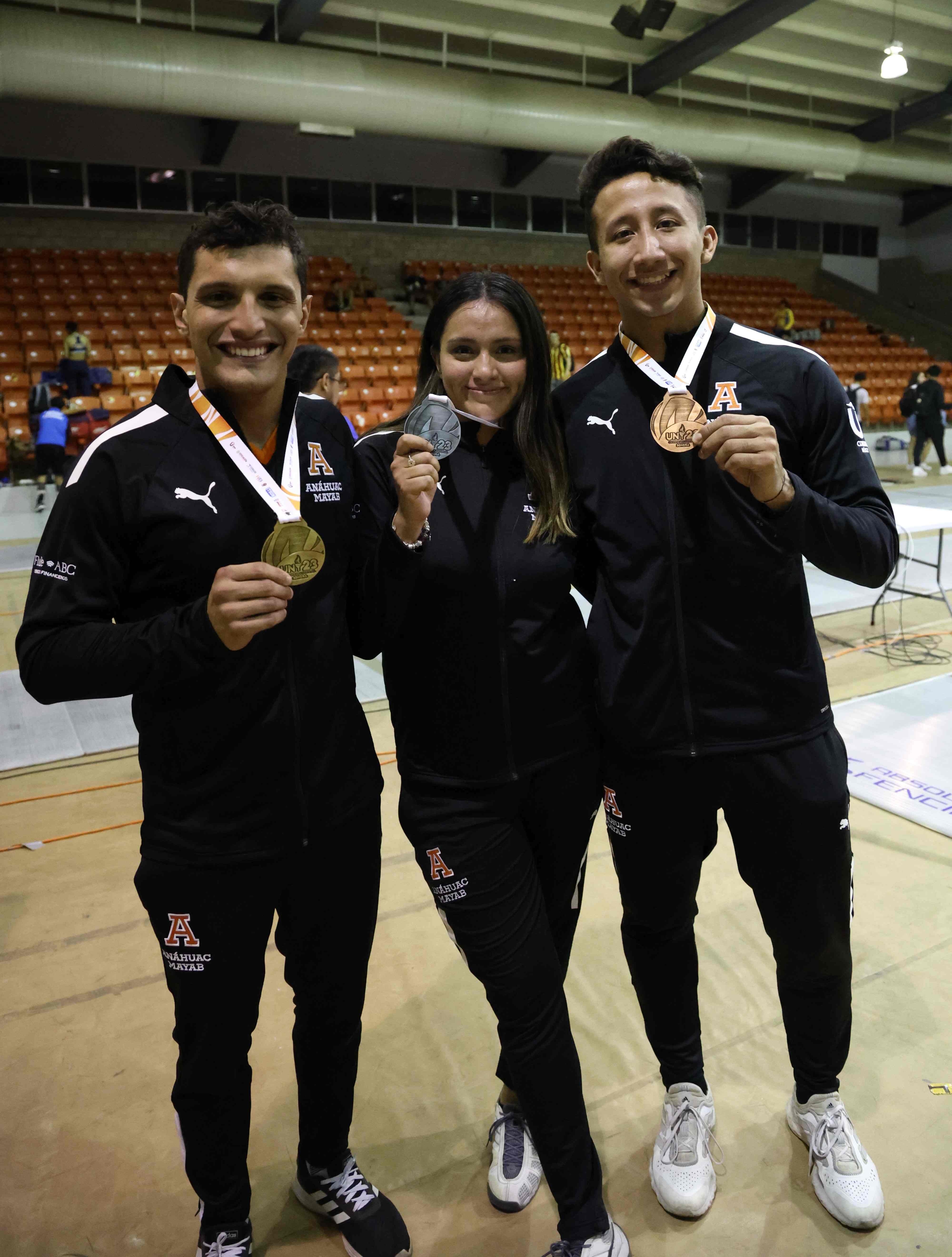 Mauricio, Abigail y Leandro