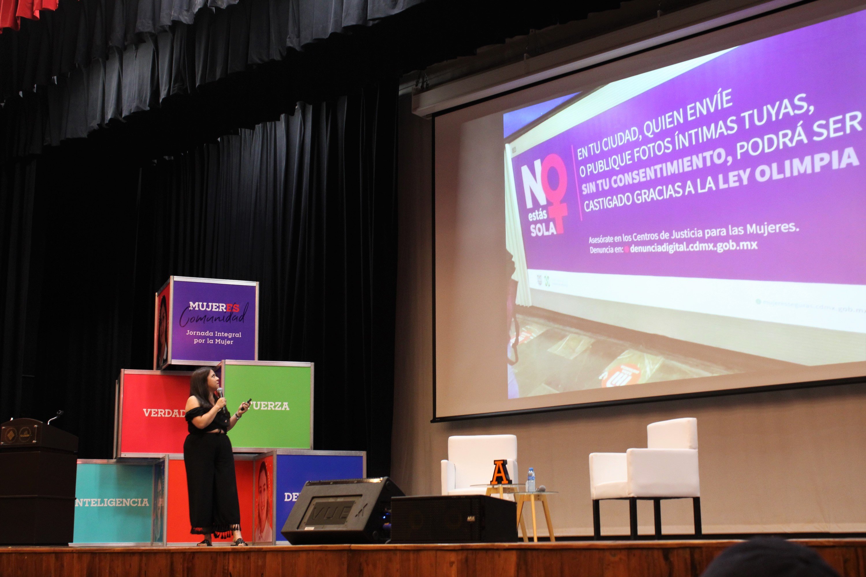 Reflexionan sobre violencia digital en Jornada Integral por la Mujer