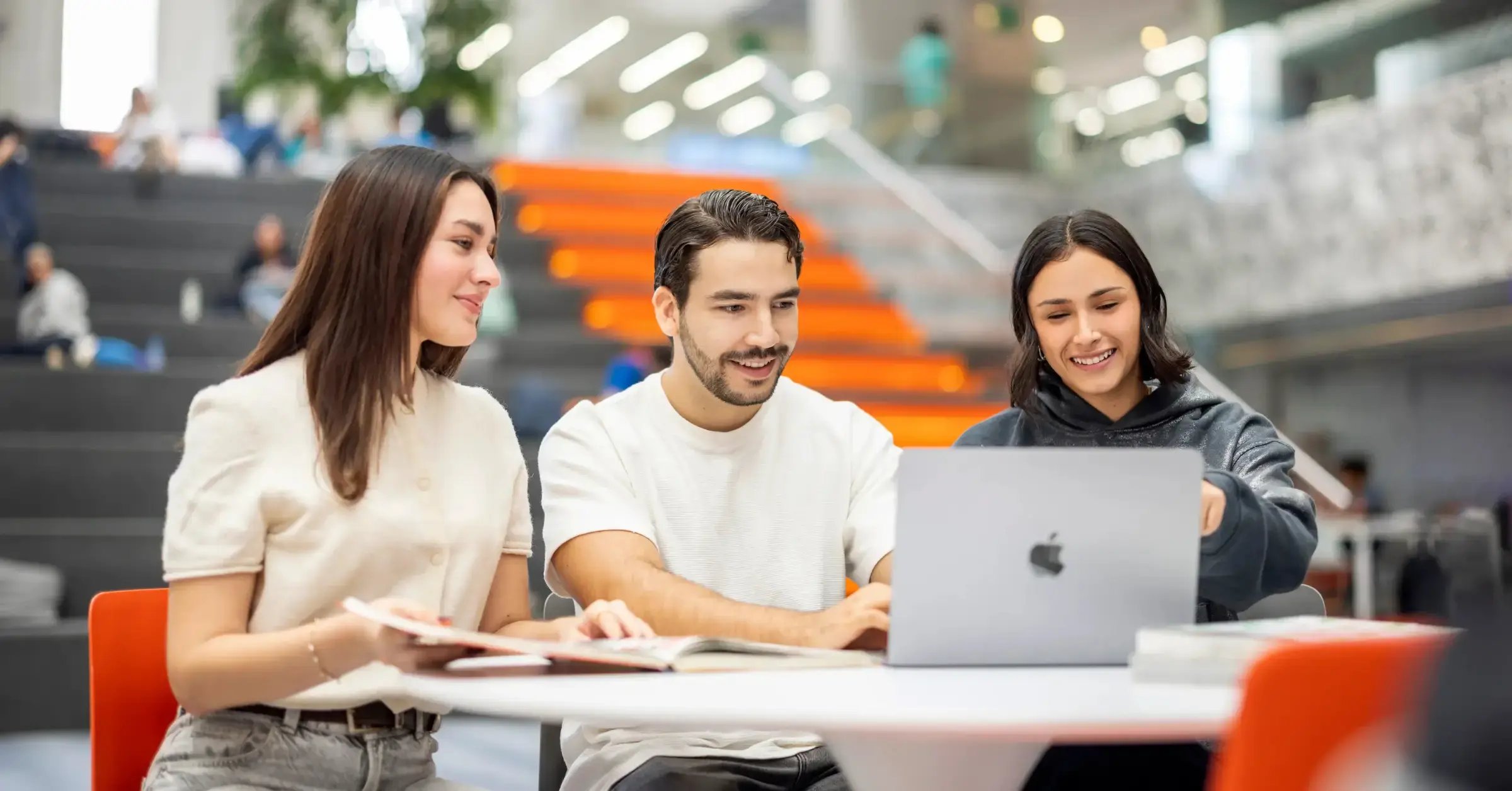 Factores que influyen en el costo de estudiar en la Anáhuac