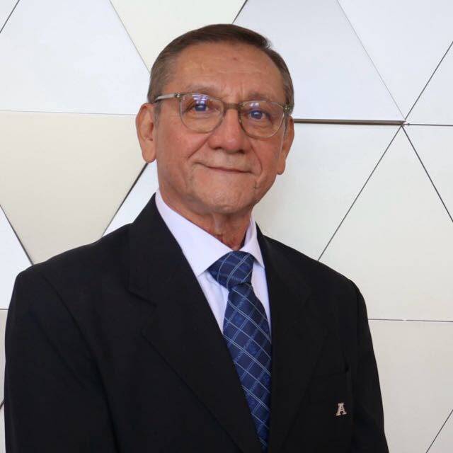 Dr. Absalón Álvarez Escalante