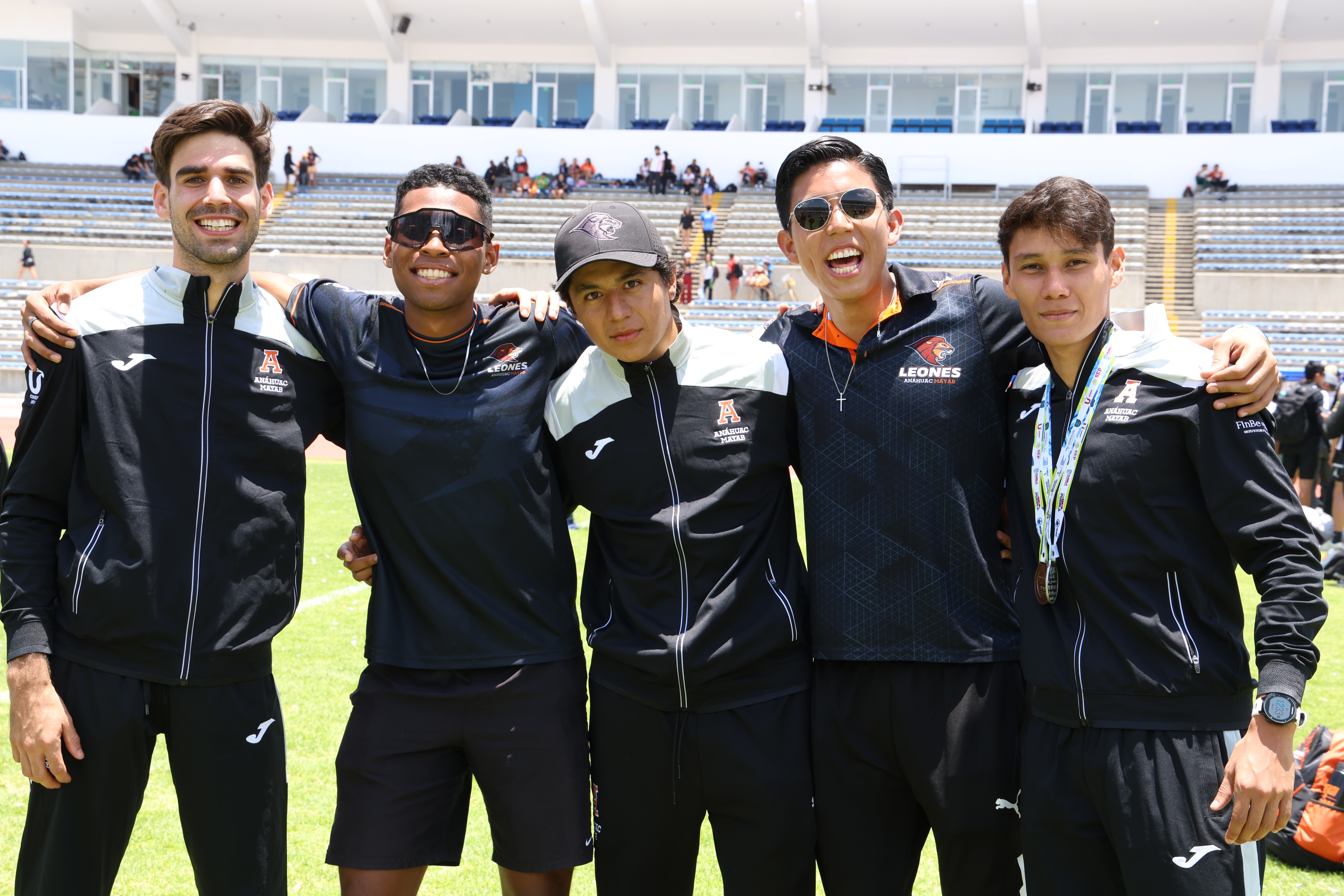 Emiliano Vega, Josué Carret, Fidencio Pérez y Antonio Ucha_plata_relevo varonil 4x400