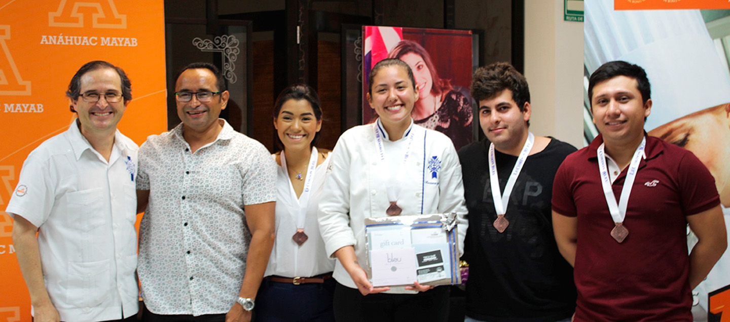 Participantes en concurso gastronómico 2018