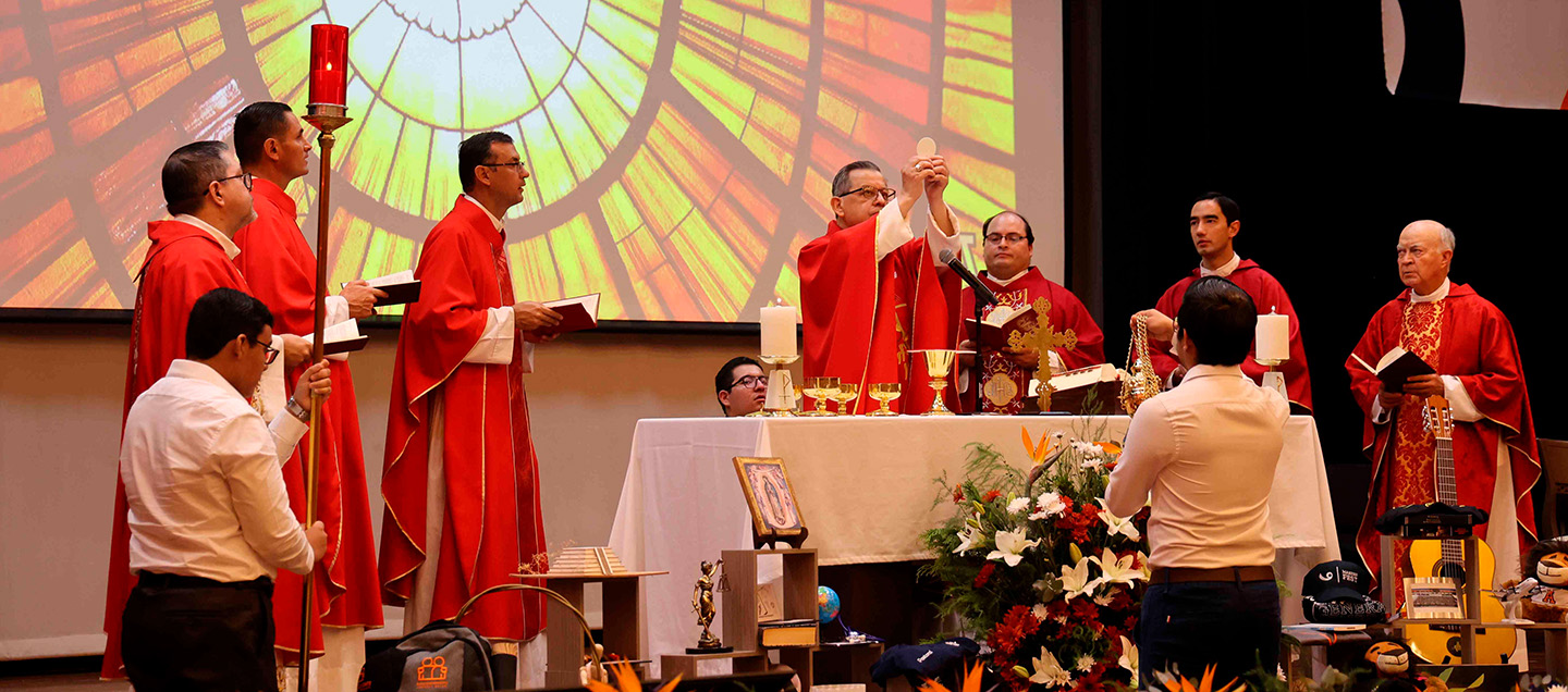 foto del articulo Celebran misa de inicio de curso en el marco del 40 aniversario