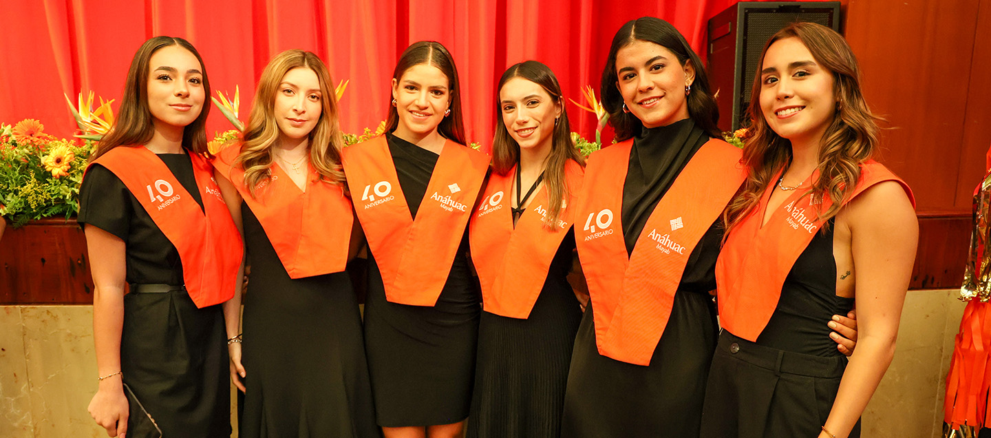 foto del articulo Nuevos profesionistas egresan de la Anáhuac Mayab