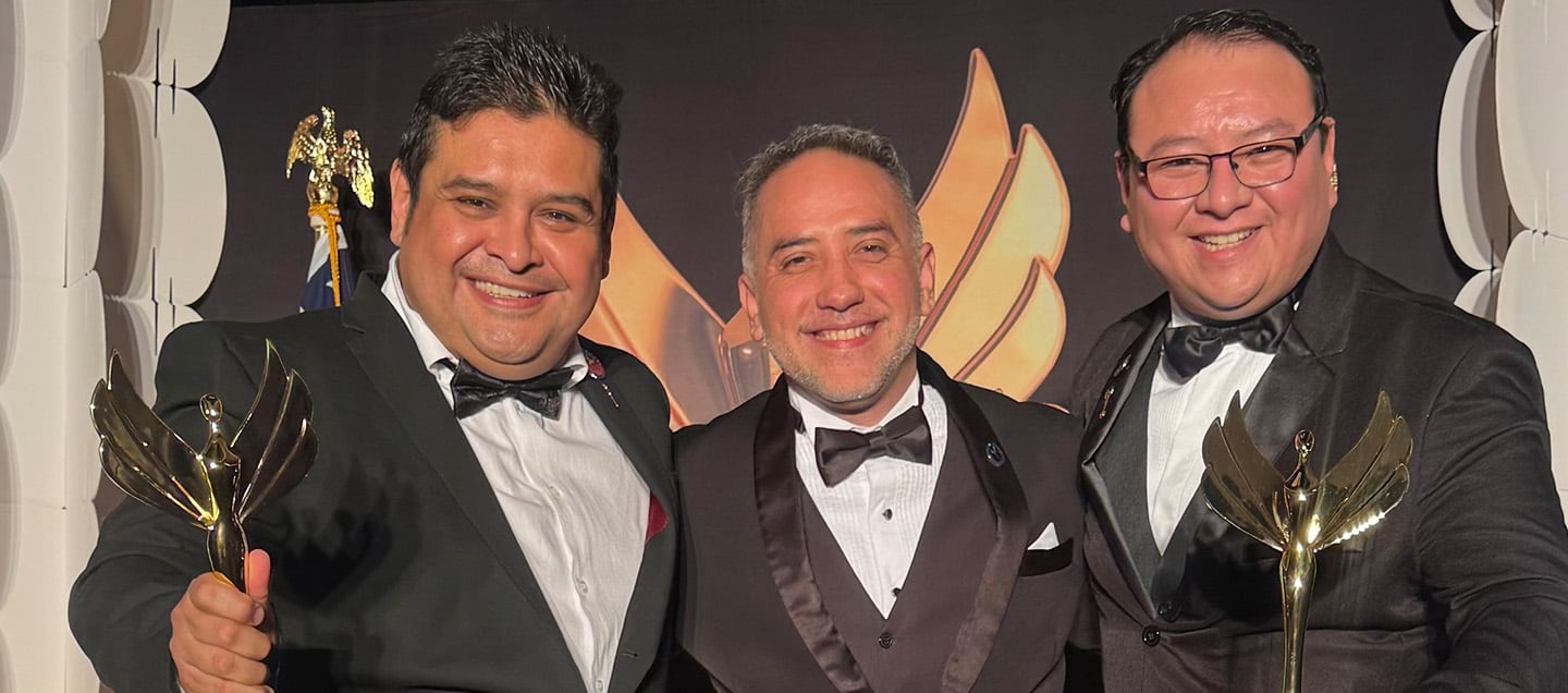 foto del articulo Egresado es galardonado en The Napolitan Victory Awards