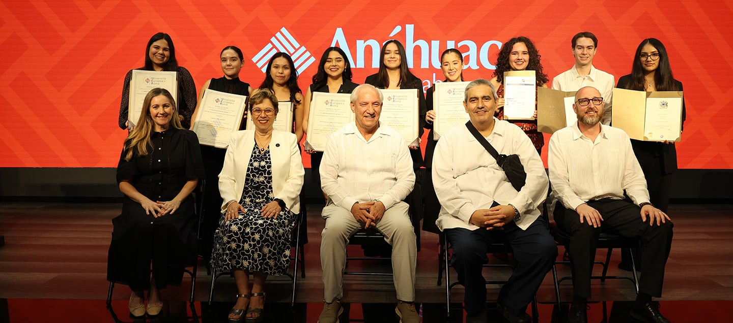 foto del articulo Egresados Anáhuac Mayab reciben doble titulación con universidades europeas