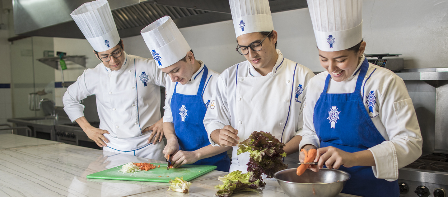 Alumnos de Gastronomía Le Cordon Bleu
