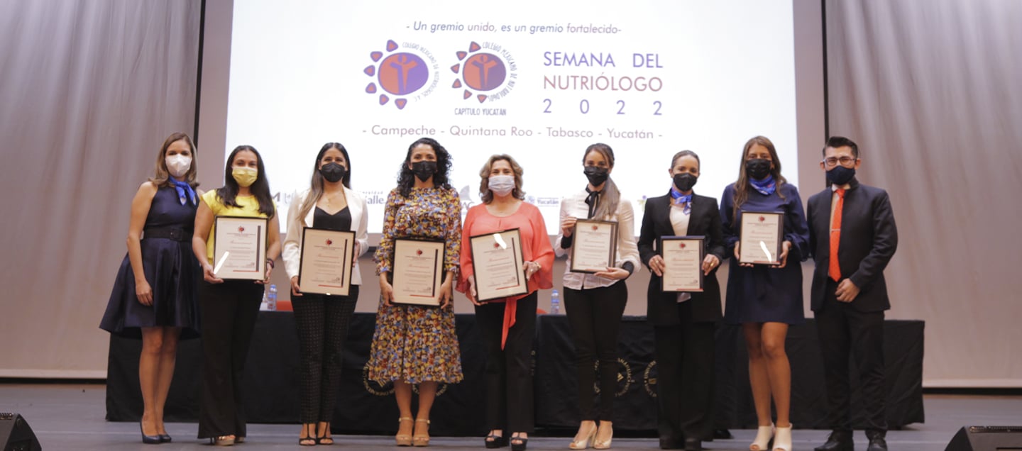 Galardonados en la Semana del Nutriólogo Yucatán 2022 en el Foro Cultural Gomory de la Universidad Anáhuac Mérida