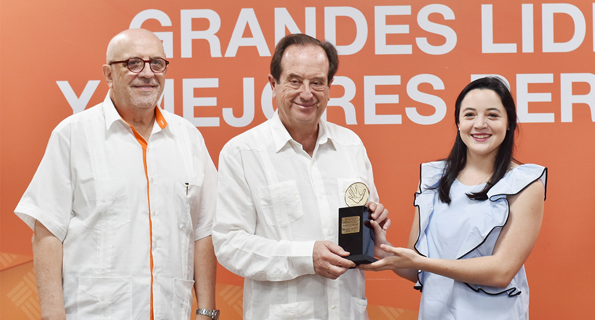 Dr. Antonio Castaño, Premio Internacional ASUA
