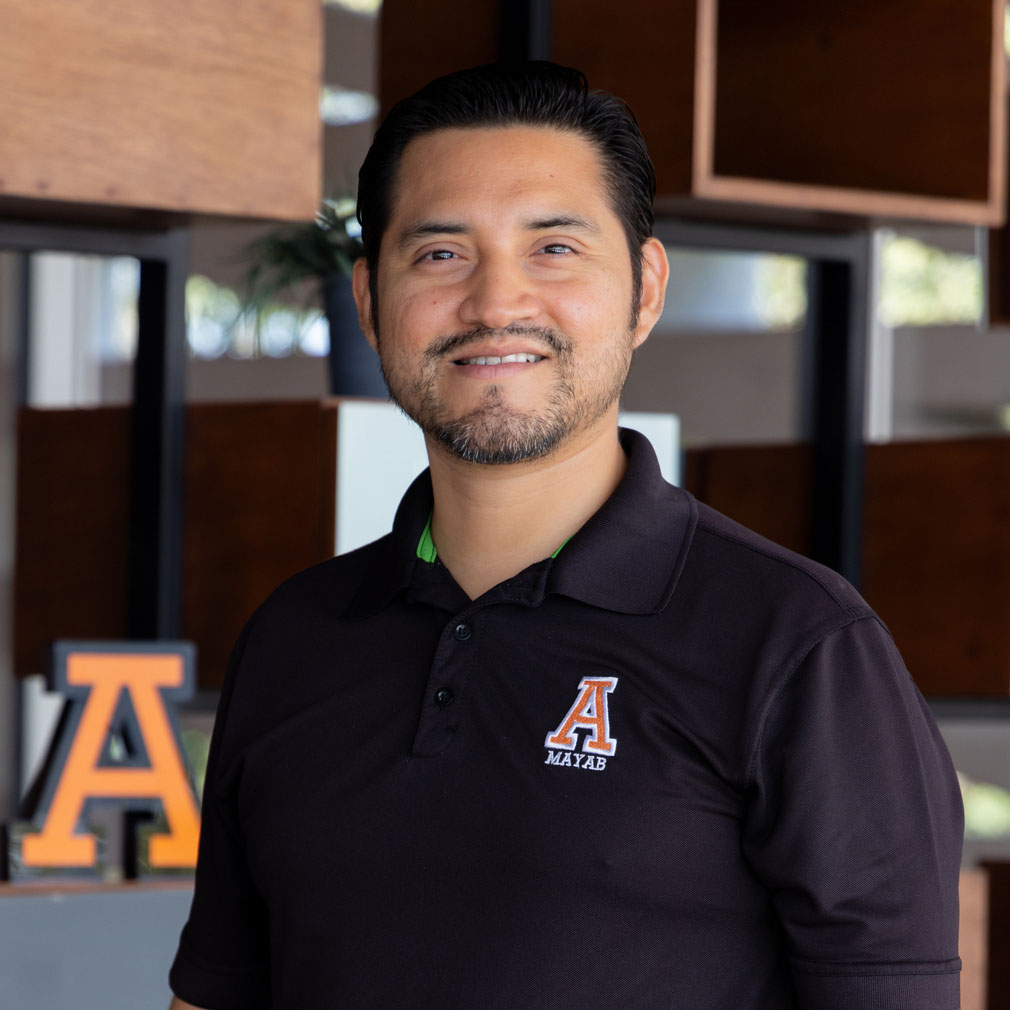 Dr. Andrés Iván Oliva Avilés - avatar