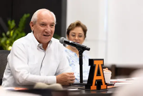 El Rector quiere conocerles Tabasco
